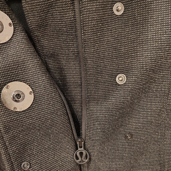 Lululemon Audrey Jacket size 6 - Picture 3 of 9